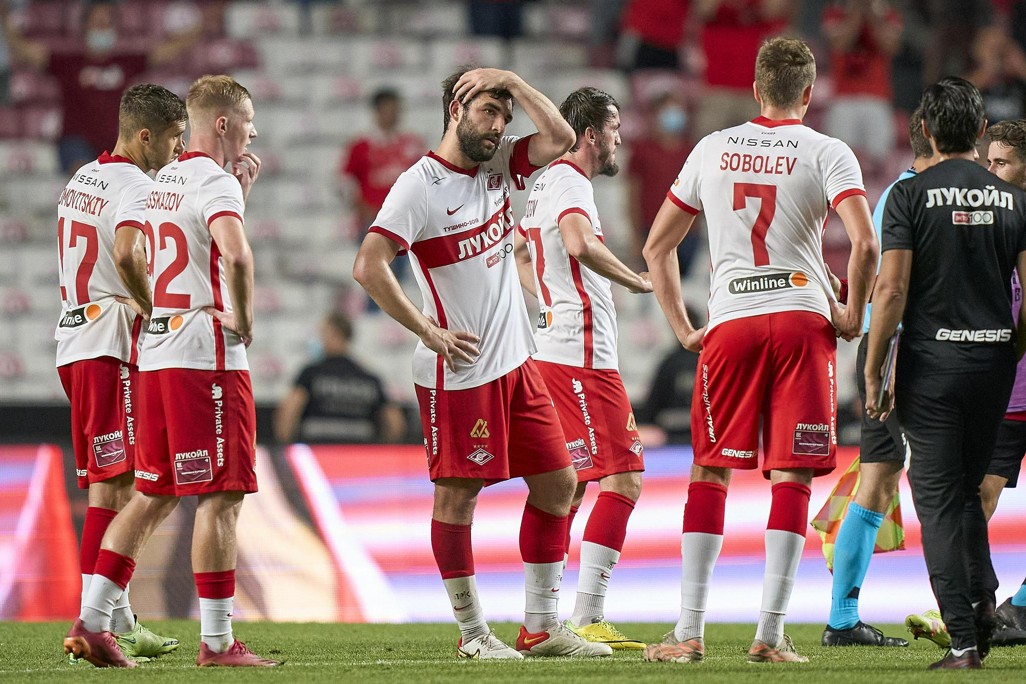 本菲卡欧冠征途：困局中求变，暗夜待黎明